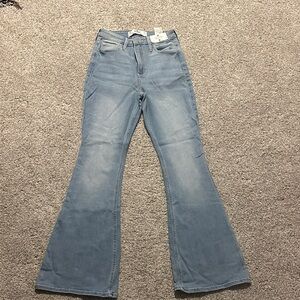 Hollister Curvy High-Rise vintage Flare Jeans